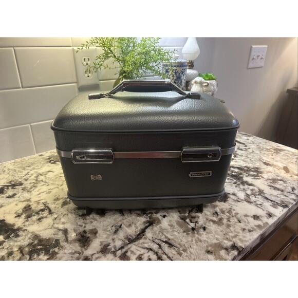 Other - Vtg American Tourister Tiara Grey Train Travel Makeup Case Luggage No Key